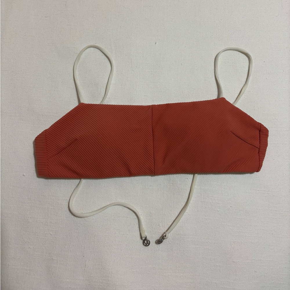 Lululemon pool to play bikini top reversible